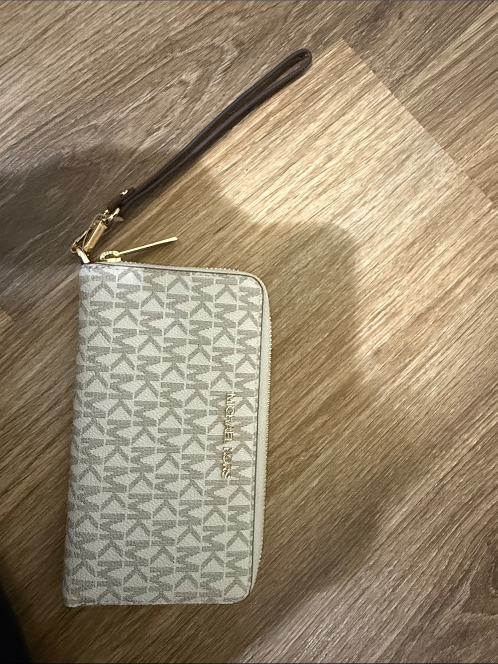 Michael Kors Signature Canvas Zip-Around Wristlet in Vanilla and Brown